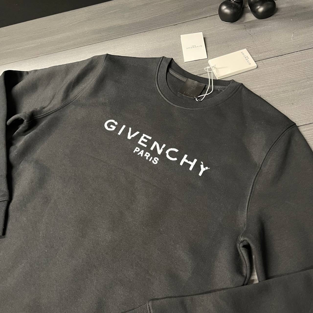 Give sweatshirt